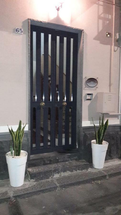 La Suite Del Vulcano Belpasso Bagian luar foto